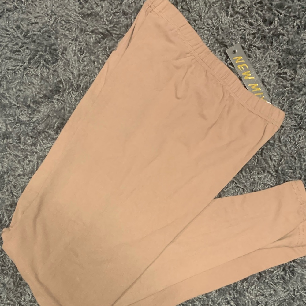 NWT - Super soft leggings - One size